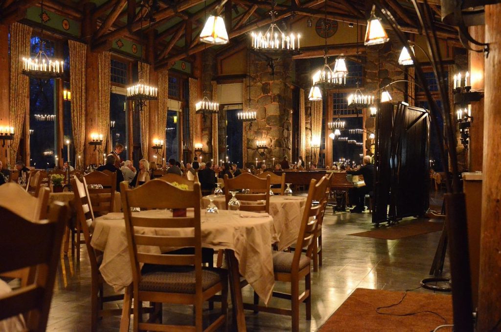 De culinaire schatkamer van Enschede met diverse restaurants en traditionele Twentse gerechten
